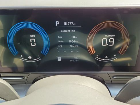 Used 2025 Hyundai Kona SEL FWD image 17