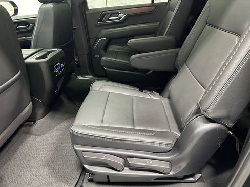Used 2025 GMC Yukon XL Denali w/ Sun & Power Step Package AWD/4WD image 42