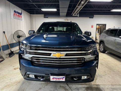 Used 2019 Chevrolet Silverado 1500 High Country w/ Technology Package image 2