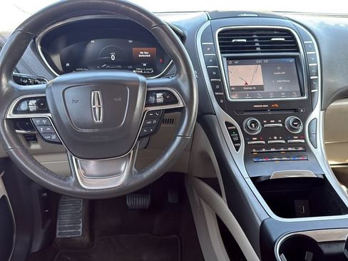 Used 2019 Lincoln Nautilus Reserve AWD/4WD image 9