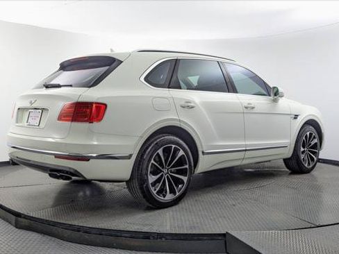 Used 2019 Bentley Bentayga AWD/4WD image 8