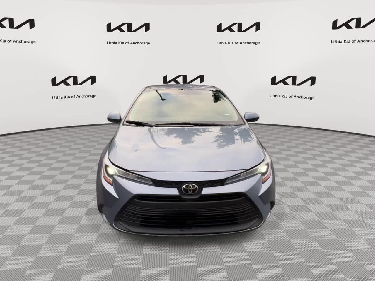 Used 2023 Toyota Corolla LE FWD image 3