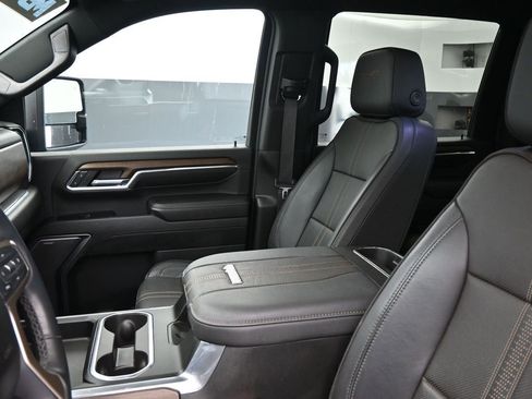 Used 2024 Chevrolet Silverado 2500 High Country w/ High Country Premium Package image 21