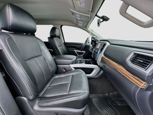 Used 2016 Nissan Titan SL AWD/4WD image 19