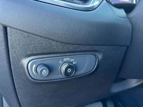 Used 2019 Chevrolet Equinox LT w/ Sun & Navigation Package image 33