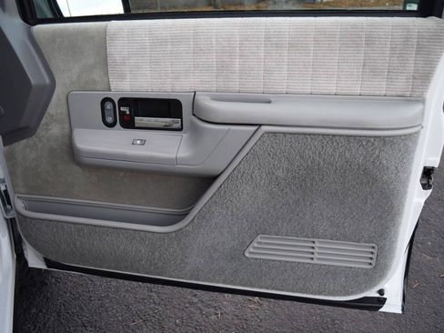 Used 1994 Chevrolet Blazer 4WD image 46