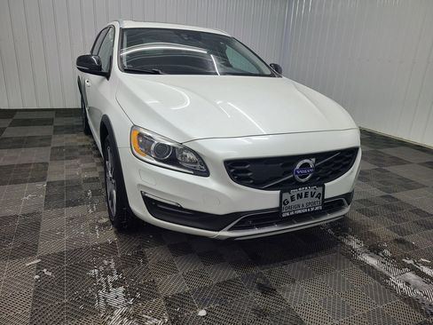 Used 2016 Volvo V60 T5 Cross Country Platinum w/ Climate Package image 5