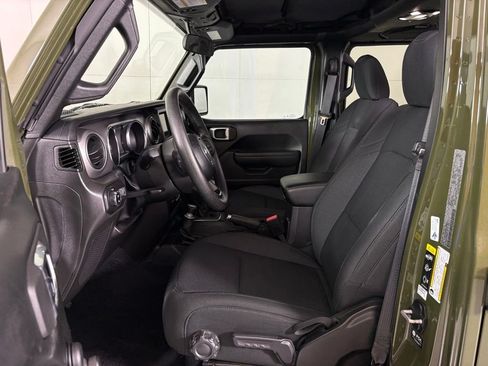 Used 2022 Jeep Gladiator Sport AWD/4WD image 14