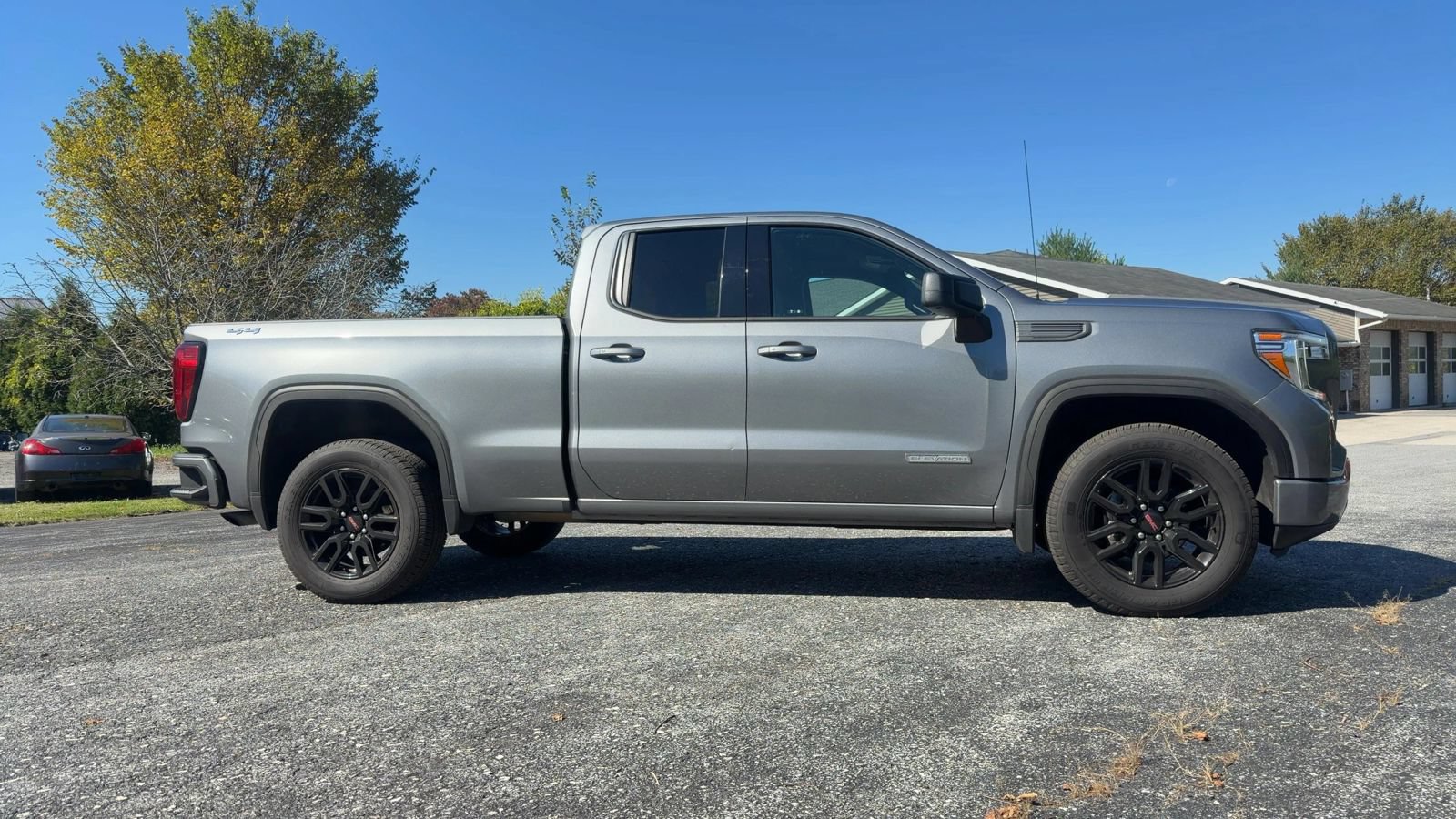 Used 2022 GMC Sierra 1500 Elevation AWD/4WD image 3