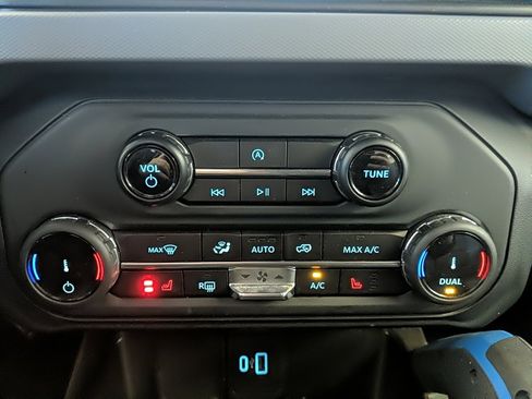 Certified 2022 Ford Bronco Black Diamond image 19