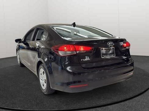 Used 2017 Kia Forte LX w/ LX Popular Package FWD image 4