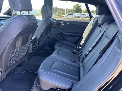 Used 2019 Audi Q8 Premium Plus AWD/4WD image 30