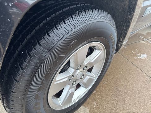 Used 2010 Jeep Liberty Sport image 12