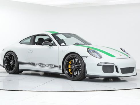 Used 2016 Porsche 911 R image 7
