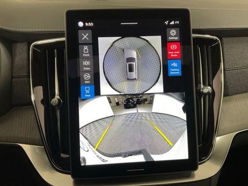 New 2026 Volvo XC90 B6 Ultra w/ Lounge Package image 11