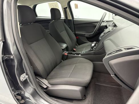 Used 2017 Ford Focus SE image 40