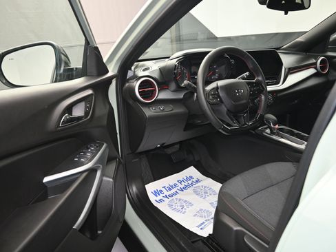 Certified 2024 Chevrolet Trax RS w/ Driver Confidence Package image 9