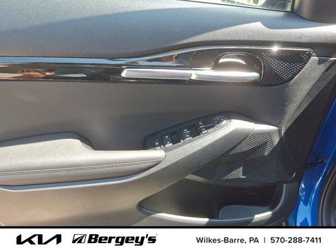Certified 2025 Kia Seltos S AWD/4WD image 9