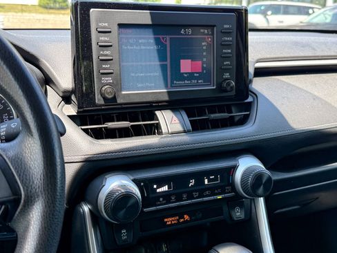 Used 2019 Toyota RAV4 LE w/ All Weather Liner Package AWD/4WD image 18
