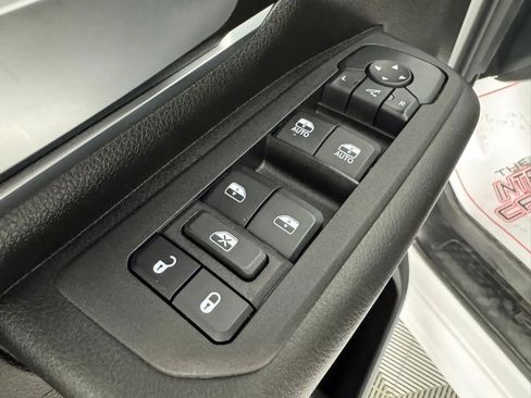 Used 2025 RAM 1500 Lone Star AWD/4WD image 37