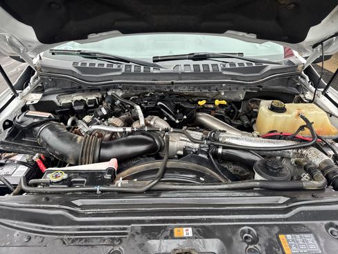 Used 2017 Ford F550 2WD Crew Cab Super Duty image 11