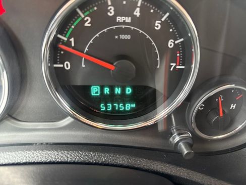 Used 2018 Jeep Wrangler Unlimited Rubicon w/ Connectivity Group image 16