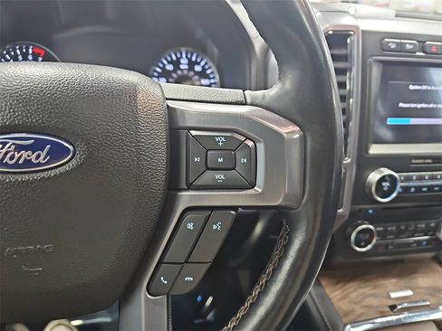 Used 2018 Ford Expedition Platinum image 18