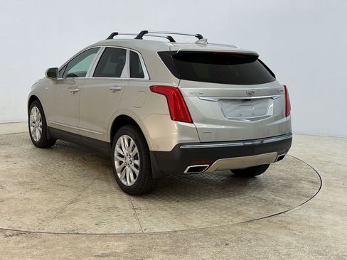Used 2017 Cadillac XT5 Platinum w/ Driver Assist Package AWD/4WD image 3