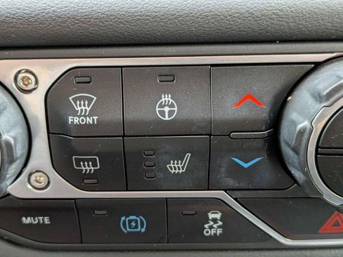Used 2024 Jeep Wrangler Unlimited Sahara AWD/4WD image 24