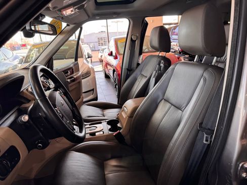 Used 2016 Land Rover LR4 HSE LUX image 10