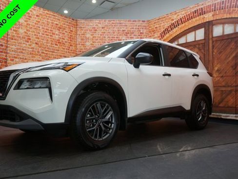 Used 2023 Nissan Rogue S image 3