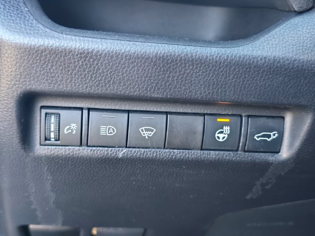 Used 2022 Toyota RAV4 XLE w/ Convenience Package AWD/4WD image 9