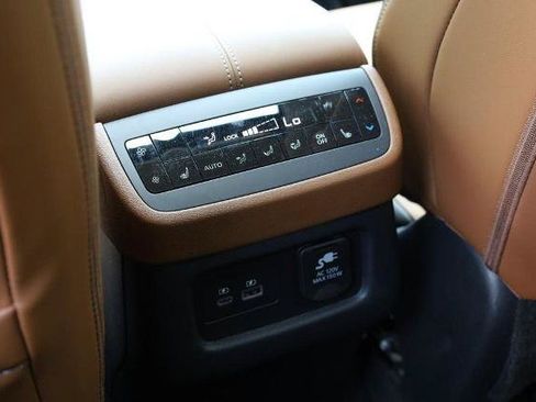 Used 2025 Nissan Pathfinder Platinum AWD/4WD image 28
