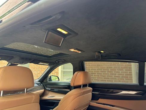 Used 2014 BMW 750Li RWD image 19