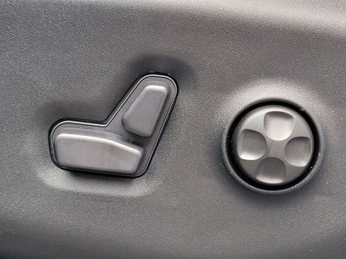 New 2026 Chrysler Pacifica Select AWD/4WD image 4