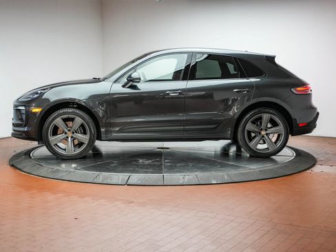 Certified 2025 Porsche Macan AWD/4WD image 2