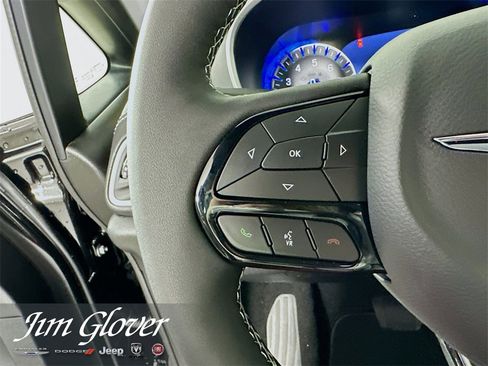 New 2026 Chrysler Pacifica Select image 28