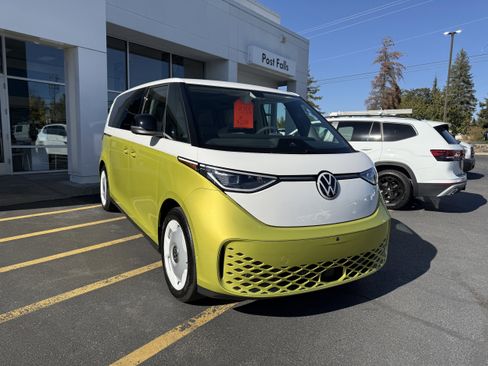 New 2025 Volkswagen ID. Buzz 1st Edition image 3