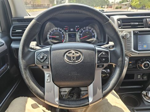 Used 2016 Toyota 4Runner SR5 AWD/4WD image 15