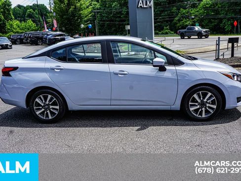 Used 2024 Nissan Versa SV FWD image 8