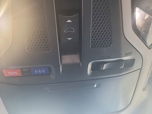 Used 2020 Subaru Outback Limited image 26