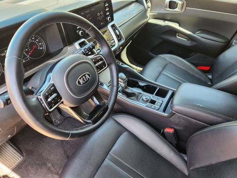 Certified 2021 Kia Sorento EX w/ Panoramic Sunroof Package image 2