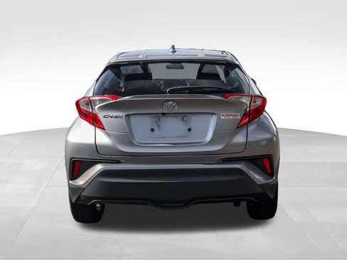 Used 2020 Toyota C-HR LE FWD image 5