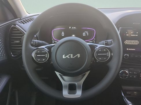 Used 2025 Kia Soul S FWD image 12