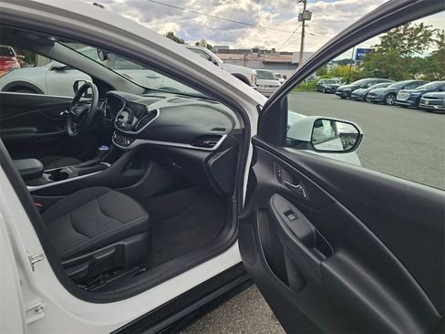 Used 2018 Chevrolet Volt LT image 13