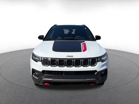 Used 2025 Jeep Compass Trailhawk AWD/4WD image 4