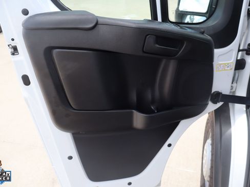 Used 2024 RAM ProMaster 2500 w/ Convenience Group FWD image 12