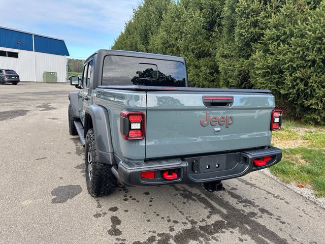 Used 2025 Jeep Gladiator Rubicon w/ Convenience Group AWD/4WD image 3