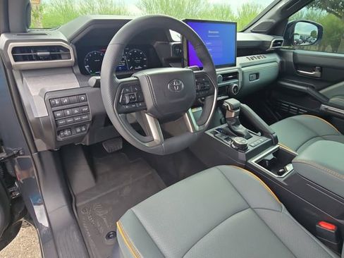 Used 2025 Toyota Tacoma 4x4 Double Cab Hybrid image 16