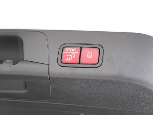 Used 2022 Mercedes-Benz GLB 250 4MATIC image 30